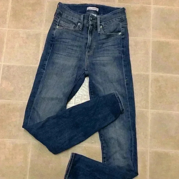 Good American - Picture 1 of 5